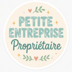 Femme révisant son plan d'affaires pour sa petite entreprise