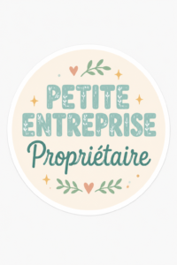 Femme révisant son plan d'affaires pour sa petite entreprise