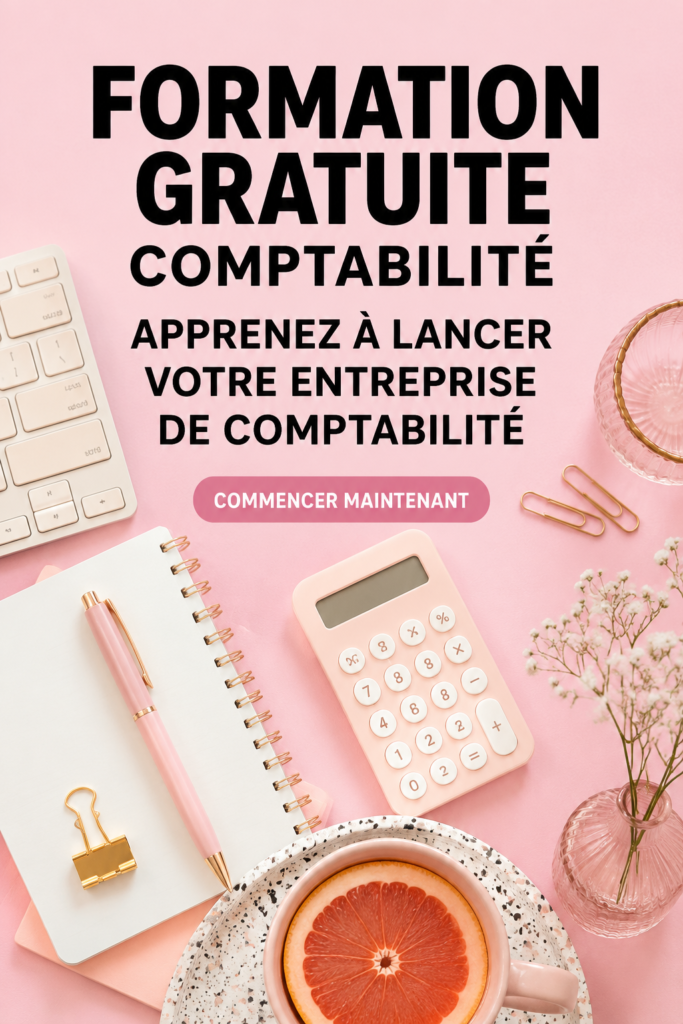 Femme souriante travaillant sur sa comptabilité à domicile.
