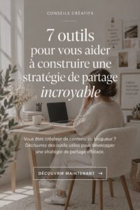 Femme utilisant un ordinateur pour planifier sa stratégie Pinterest